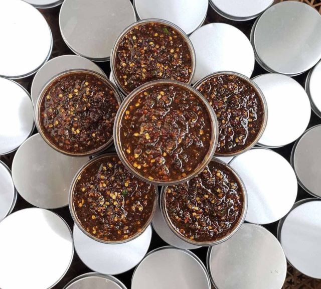 Đối với muối chẩm chéo ướt thì nên bảo quản trong ngăn mát tủ lạnh - Ảnh từ Bùi Thảo Đối với muối chẩm chéo ướt thì nên bảo quản trong ngăn mát tủ lạnh - Ảnh từ Bùi Thảo