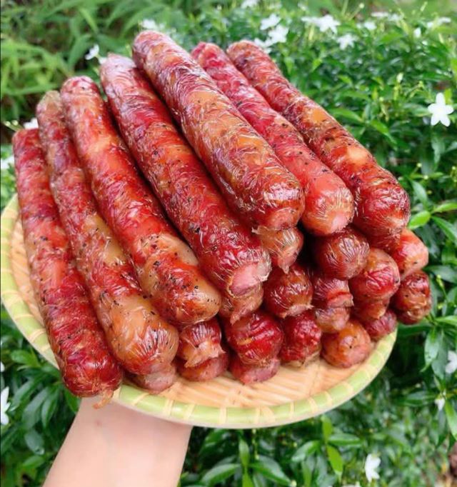 Lạp xưởng hun khói - Ảnh từ Phạm Tiên Lạp xưởng hun khói - Ảnh từ Phạm Tiên
