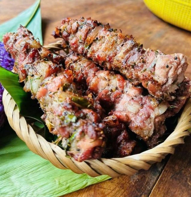 Lợn bản nướng mắt khén - Ảnh từ Mẩy Moon Lợn bản nướng mắt khén - Ảnh từ Mẩy Moon