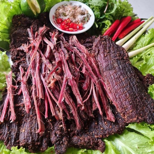 Bạn có thể tặng thịt trâu gác bếp vào những dịp lễ, Tết,... - Ảnh sưu tầm Bạn có thể tặng thịt trâu gác bếp vào những dịp lễ, Tết,... - Ảnh sưu tầm