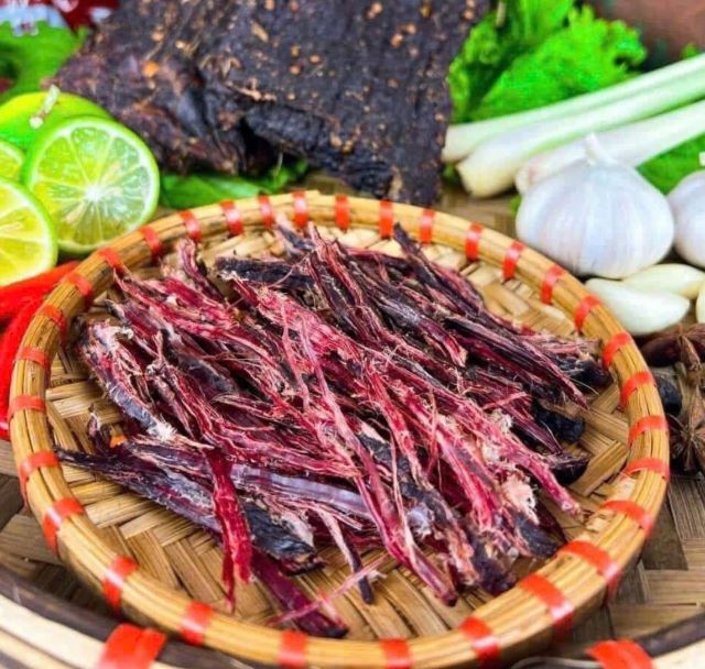 Bí quyết thưởng thức thịt trâu gác bếp ngon - Ảnh từ Quynh Chi Bí quyết thưởng thức thịt trâu gác bếp ngon - Ảnh từ Quynh Chi