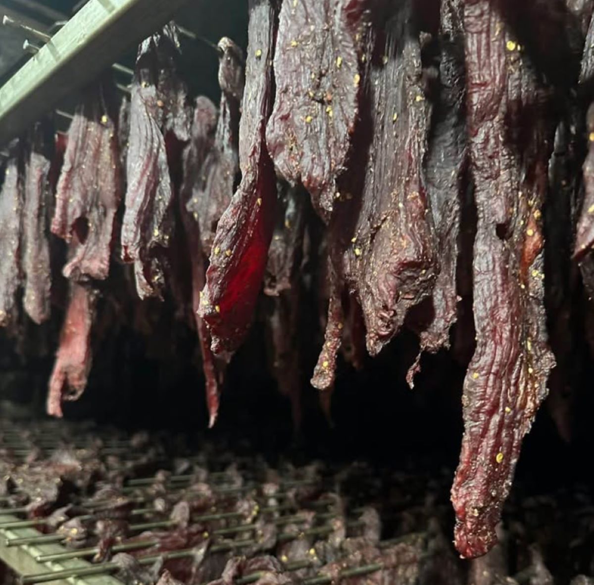 Có nên mua trâu gác bếp làm quà tặng - Ảnh sưu tầm