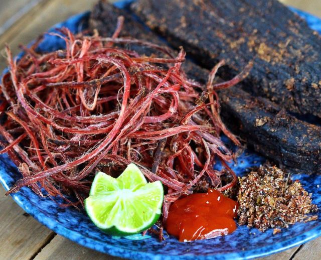 Lý do nên chọn trâu gác bếp làm quà - Ảnh sưu tầm Lý do nên chọn trâu gác bếp làm quà - Ảnh sưu tầm